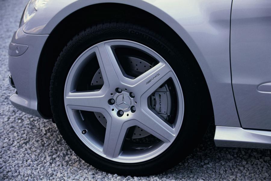 Колеса Mercedes-Benz R63 AMG (W251) 2007 года  (фото 32 из 77)